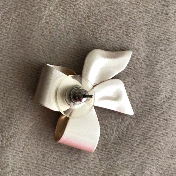 Sale Vintage Investments Bow Pin & Earrings Set - Picture 11 of 13